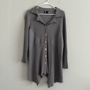 Fenini grey blouse size medium